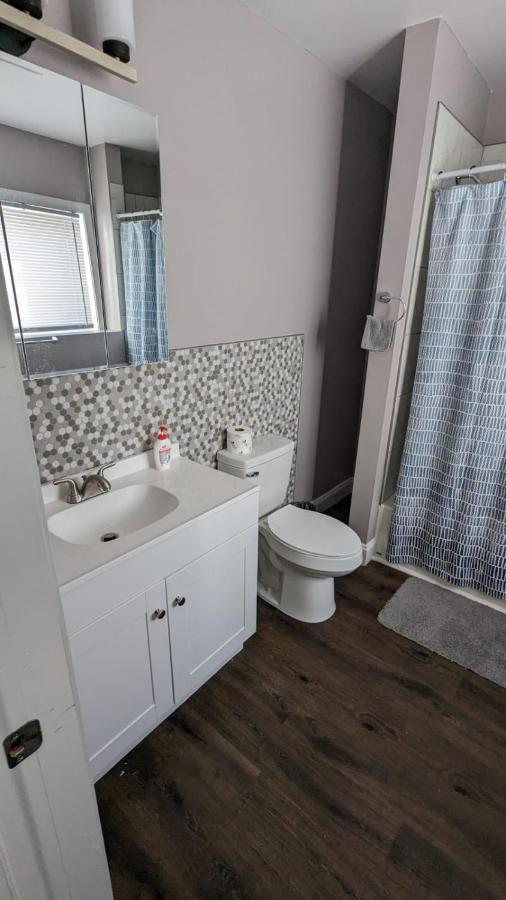 Private Room And Bathroom โพรวิเดนซ์ ภายนอก รูปภาพ