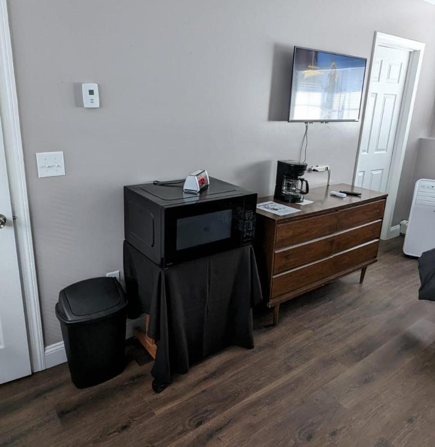 Private Room And Bathroom โพรวิเดนซ์ ภายนอก รูปภาพ